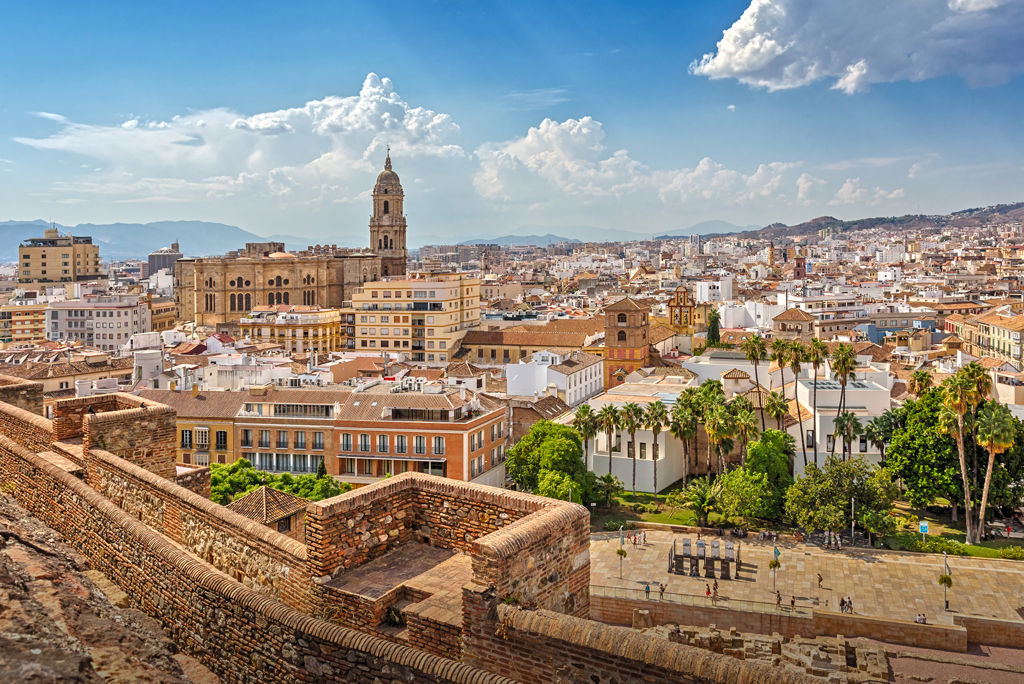 Panorama,Of,The,City,Overlooking,The,Cathedral,Of,Malaga,And