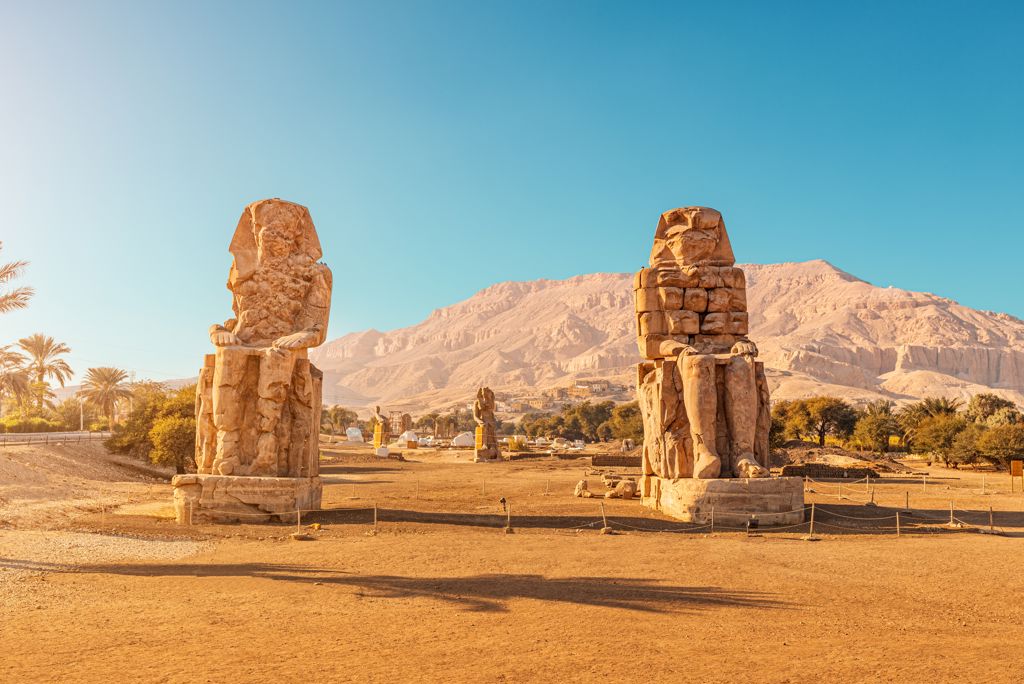 Famous,Two,Colossi,Of,Memnon,-,Massive,Ruined,Statues,Of