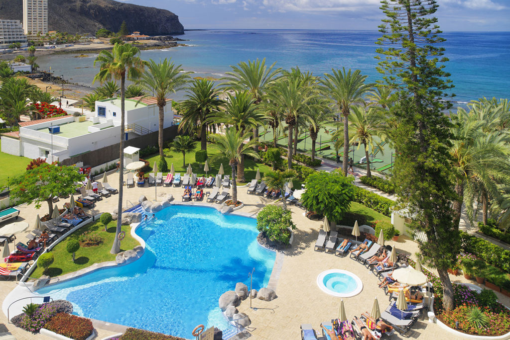 02Viewoftheseasidepool
