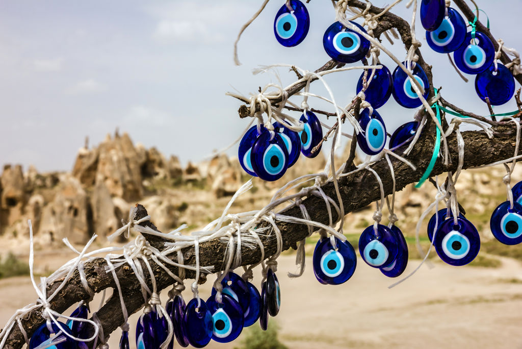 Traditional,Blue,Evil,Eyes.,Tree,With,Popular,Turkish,Souvenir.