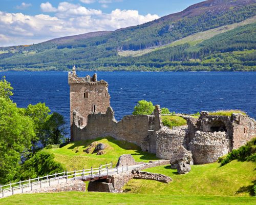 Ruins,Of,Scotland,Urquhart,Castle,Near,Loch,Ness,Like