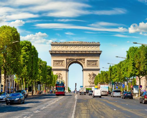 Road,Of,Champs,Elysee,Leading,To,Arc,De,Triomphe,In